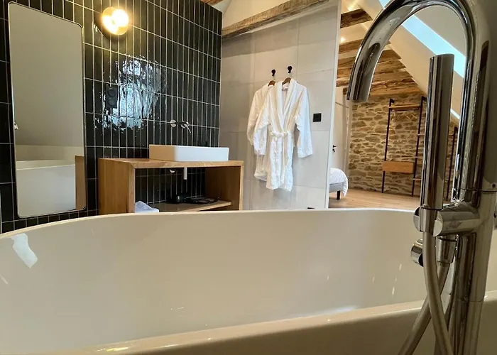 Maison De Lacam Bed & Breakfast *